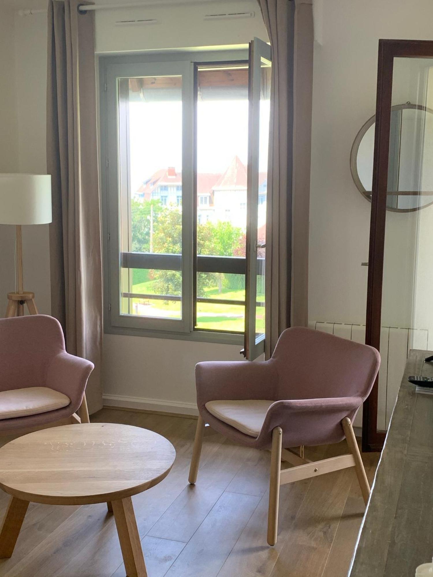 L'Appartement Vue Mer De La Villa Des Rosiers - Trouville Sur Mer Exterior photo
